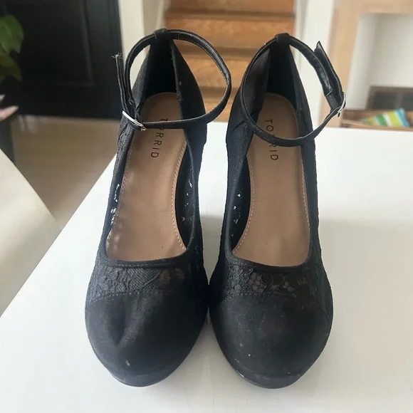 Torrid Black Lace Ankle Strap Platform Wedge Shoes 8 1/2 W Wide - Picture 2 of 10